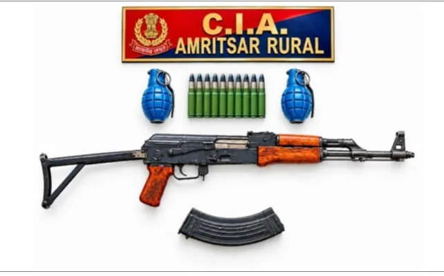 अमृतसर में आतंकी साजिश का बड़ा खुलासा , AK-47 और 2 हैंड ग्रेनेड के साथ आरोपी गिरफ्तार ...