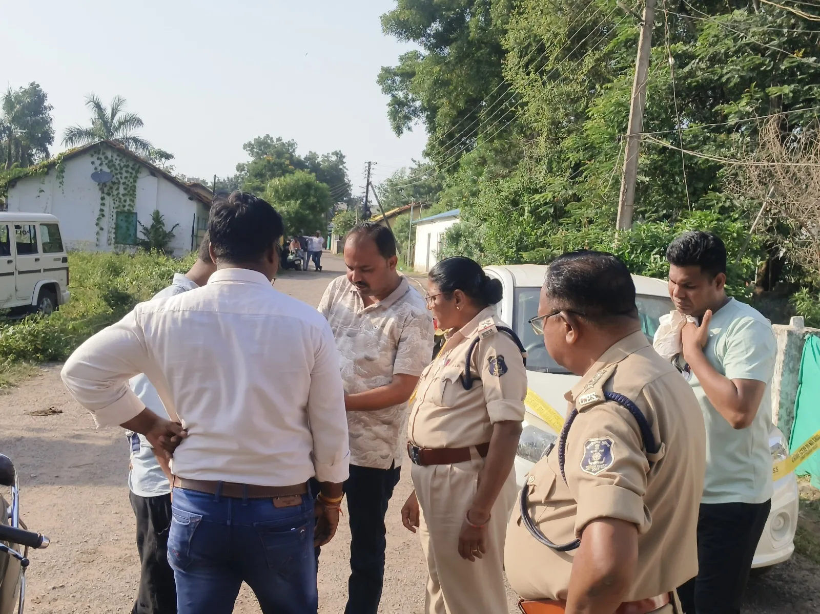 बालोद में दिल दहला देने वाली वारदात, लाइब्रेरी से घर लौट रही 22 वर्षीय युवती पर अज्ञात युवक ने फेंका तेजाब ...