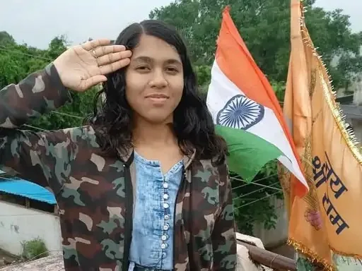 गरबा खेलकर लौट रही 20 वर्षीय युवती की दर्दनाक मौत, रॉन्ग साइड से आई तेज रफ्तार कार ने स्कूटी को मारी टक्कर, साथी युवक गंभीर ...
