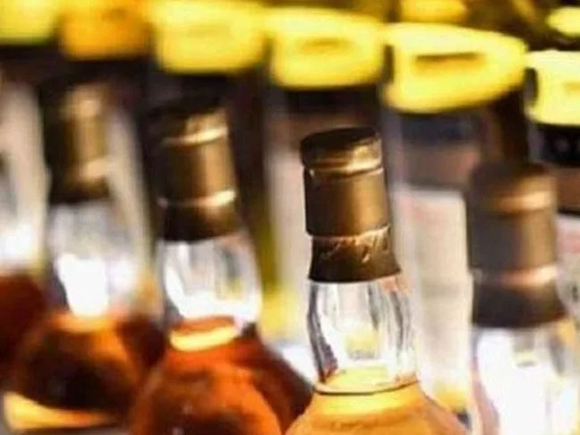 छत्तीसगढ़ में शराब के अवैध कारोबार का नया खेल, नकली होलोग्राम से पहचान बदलने की कोशिश ...