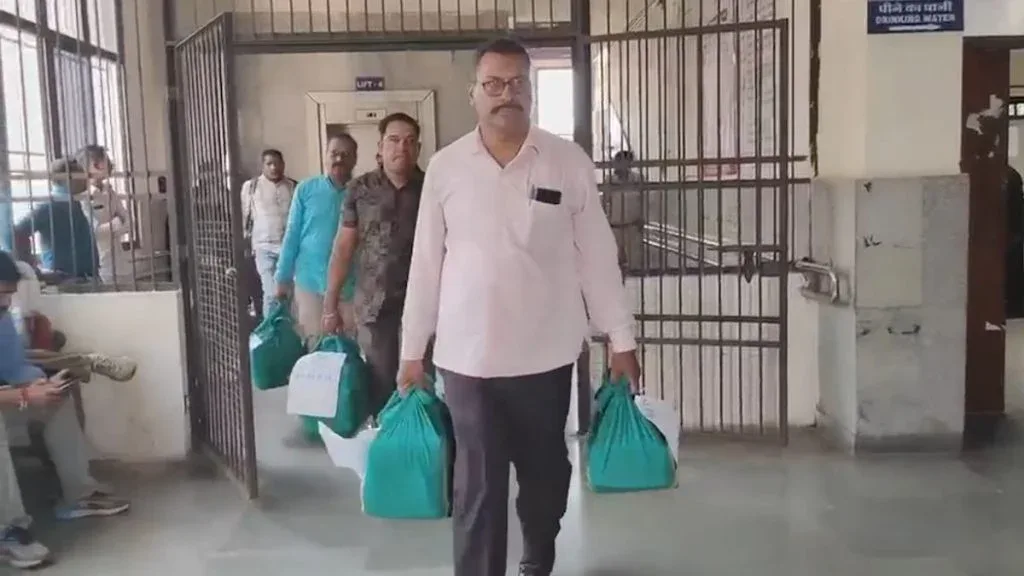 कोल लेवी घोटाला, EOW ने पेश किया 9500 पन्नों का पूरक चालान, देवेंद्र यादव, विनोद तिवारी समेत 12 को बनाया आरोपी