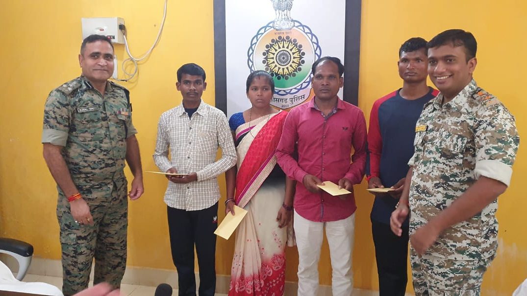 11lakh inami naxli