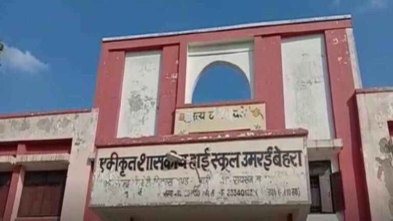 परीक्षा की घड़ी: कागज़ी कार्यवाही में अटकी छात्रों की पढ़ाई, आदिवासी बच्चों का भविष्य अधर में, कलेक्टर ने मामले का लिया संज्ञान…