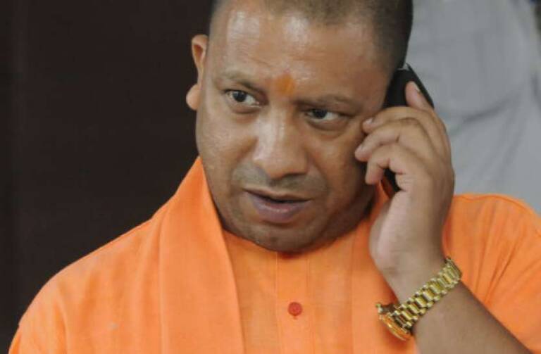 UP Election 2022: चुनावी सह्गर्मी के बीच सीएम योगी को बम से उड़ाने की मिली धमकी, हाई अलर्ट पर पुलिस