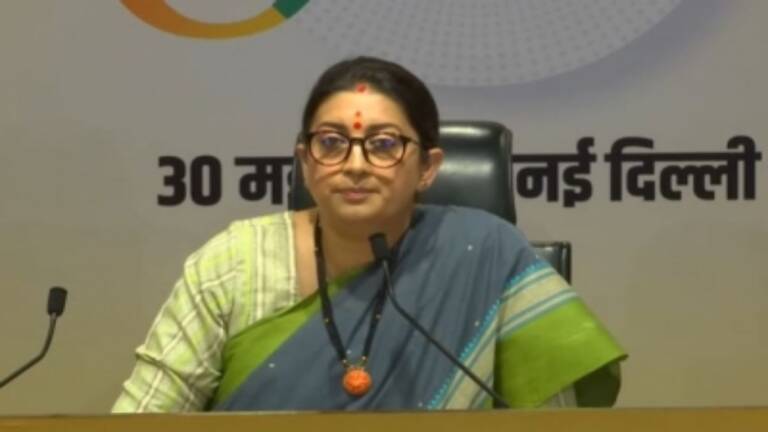 स्मृति-ईरानी-1-1