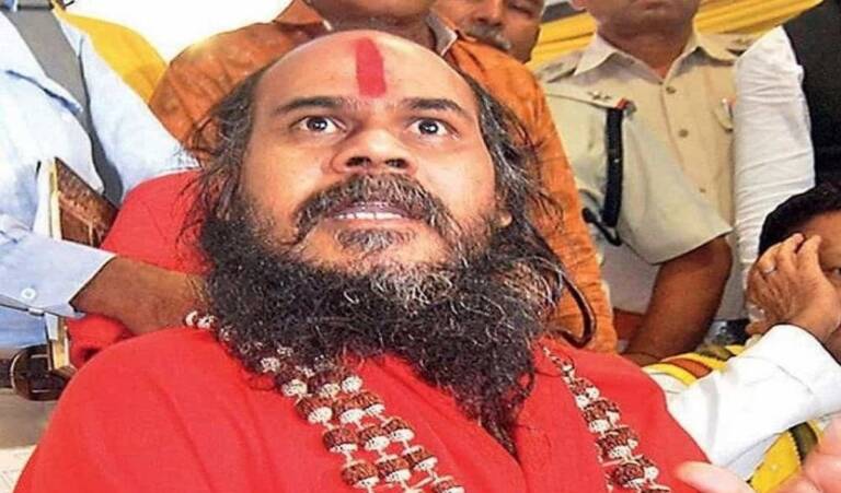 mirchi-baba-got-beatan-up_large_1345_104