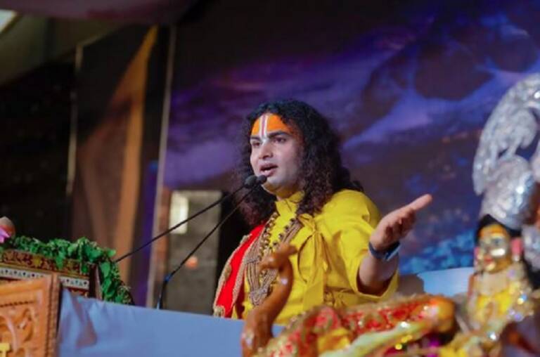 Narrator-Aniruddhacharya-Maharaj