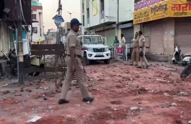 Akola-violence