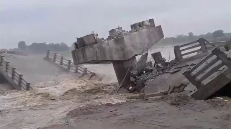 bihar-araria-bridge-build-up-on-bhakra-river-fall-collapse