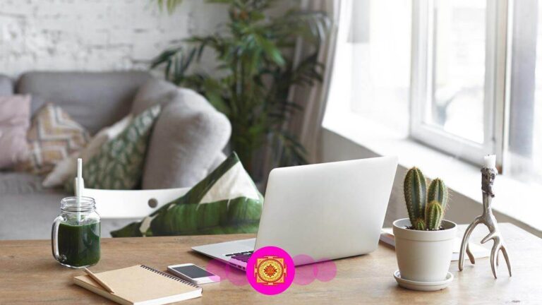 28_02_2024-office_desk_vastu