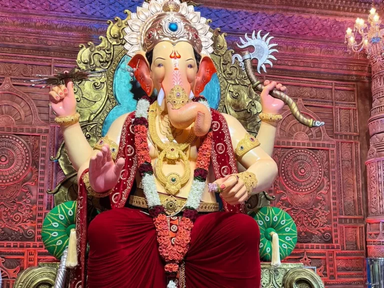 Lalbaugcha_Raja