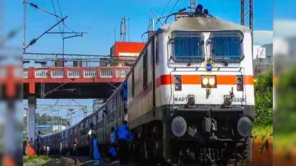 4inuel38_special-train-_625x300_08_August_24-r7mhdhiy3ww60ds2bkbiae5bupz2sdbou65pgv12qy