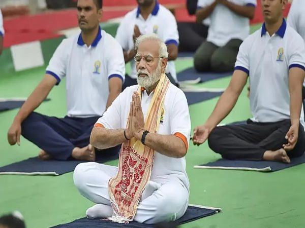 PM-Modi-on-Yoga-Day-r7mbv1tjb18yzy0p1sevwgu56c1hspjo803i5x9578