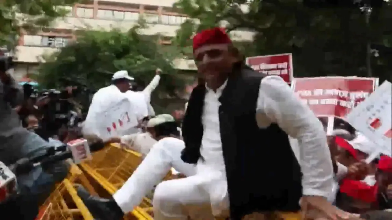 akhilesh-yadav-2025-08-11-13-30-34