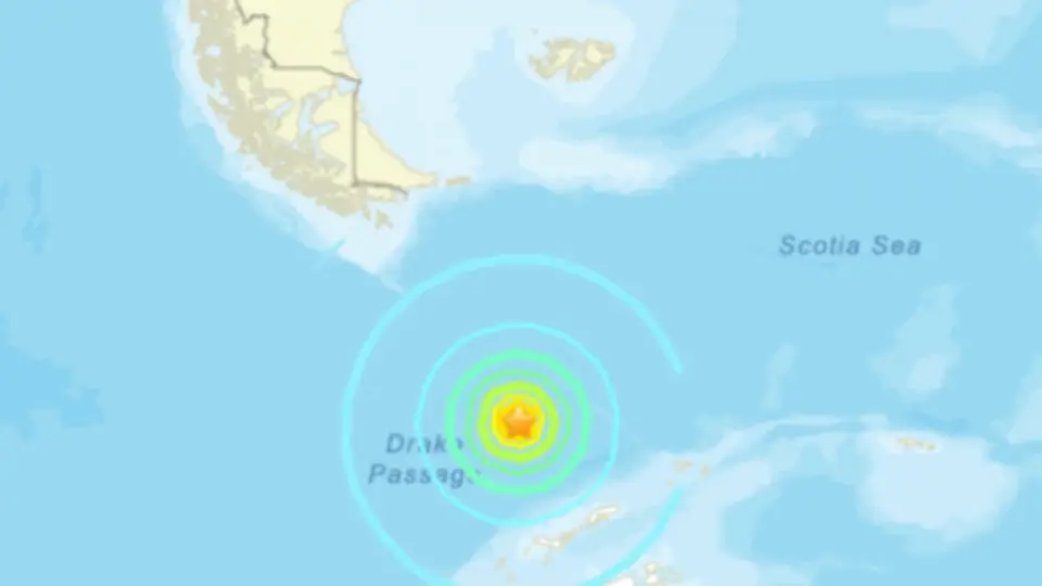 earthquake--1920780739