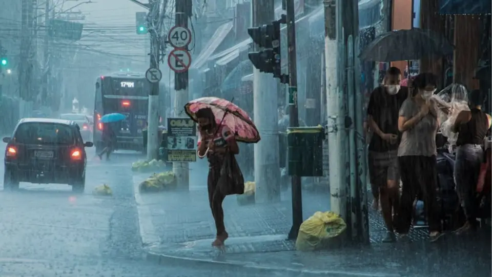 heavy-rain-1975878324