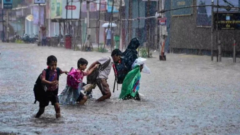 mumbai-rain-776817199