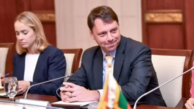 brendan-lynch-1192337536