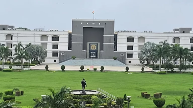 gujarat-high-court-bomb-threat-2025-09-15-15-22-09 (1)