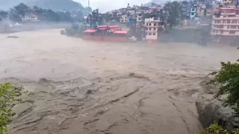 heavy-rain-likely-in-north-india-540192778