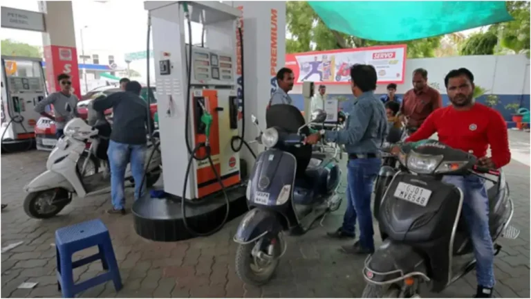 petrol-diesel-price-india-daily-1053956707