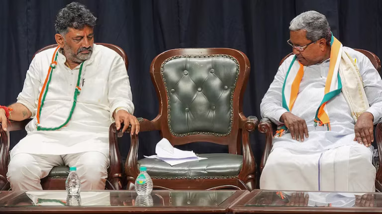 SHIV-KUMAR-SIDDARAMAIAH-PTI