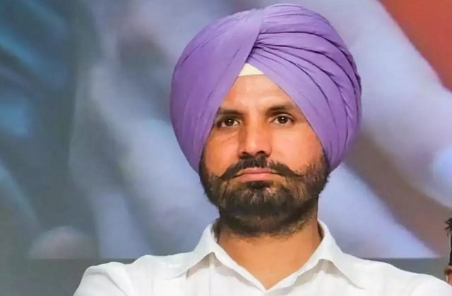 2025_8image_14_18_456340015rajawarring