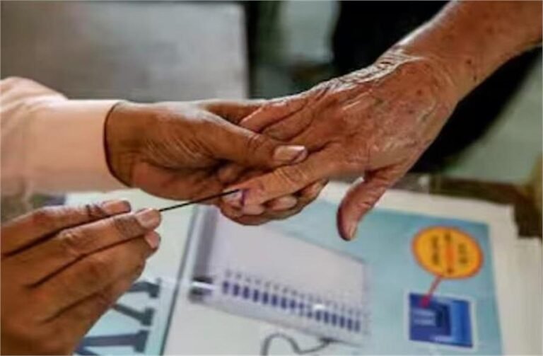 2026_1image_22_38_438973379maharashtrapanchayatele-ll