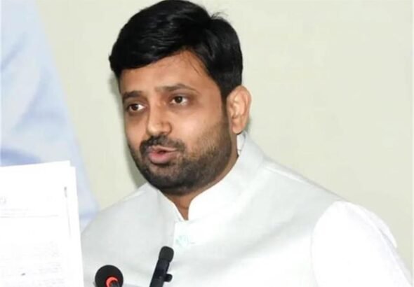 2026_2image_19_08_4791136221-ll