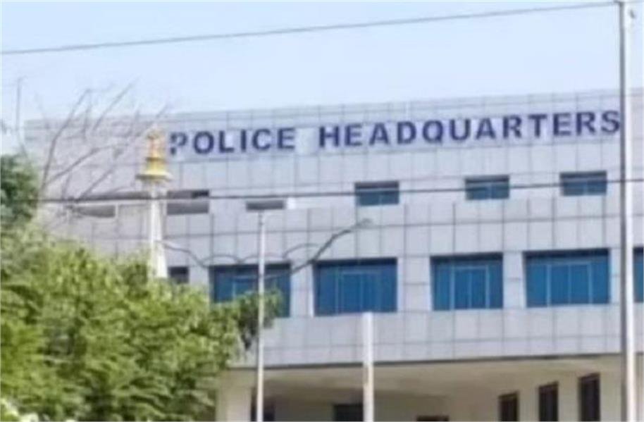 2026_3image_23_55_554354343polcie1-ll