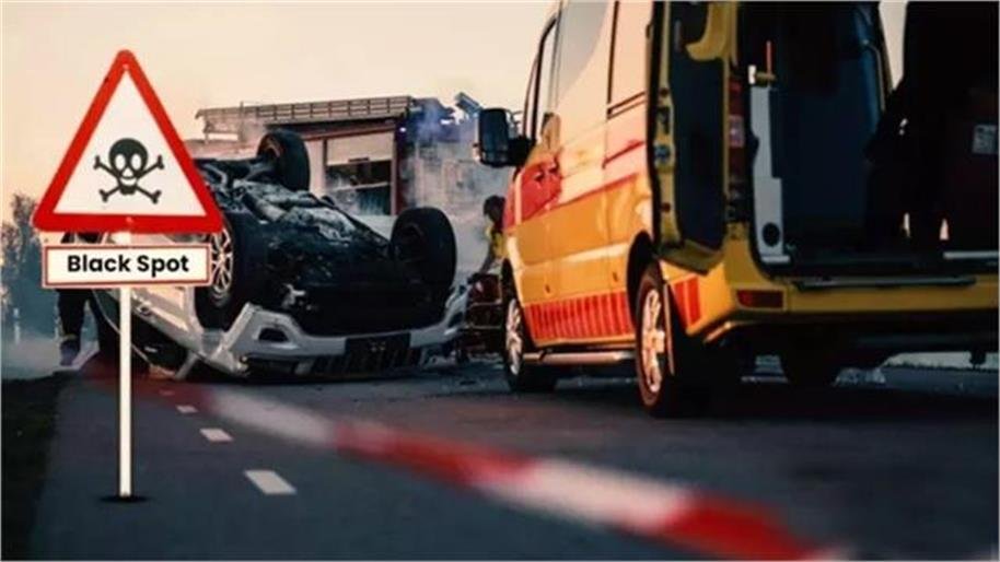 2026_4image_08_21_419401054hamirpurroadaccident.jp-ll