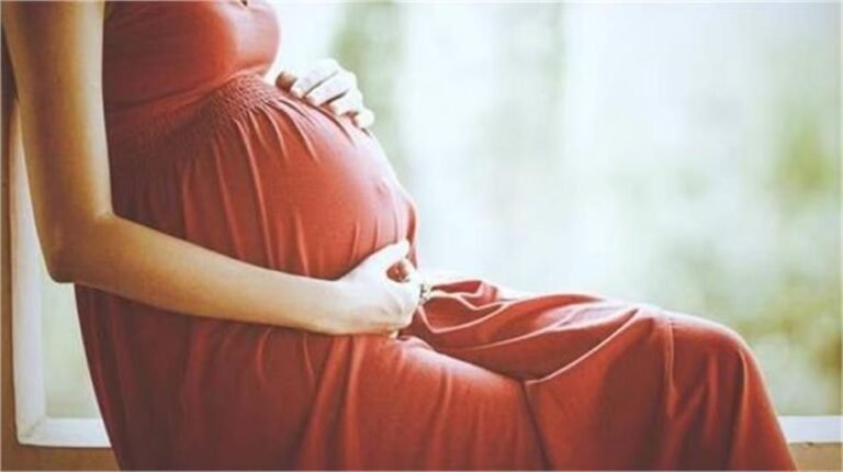 2026_4image_15_07_230740335pregnentwoman-ll