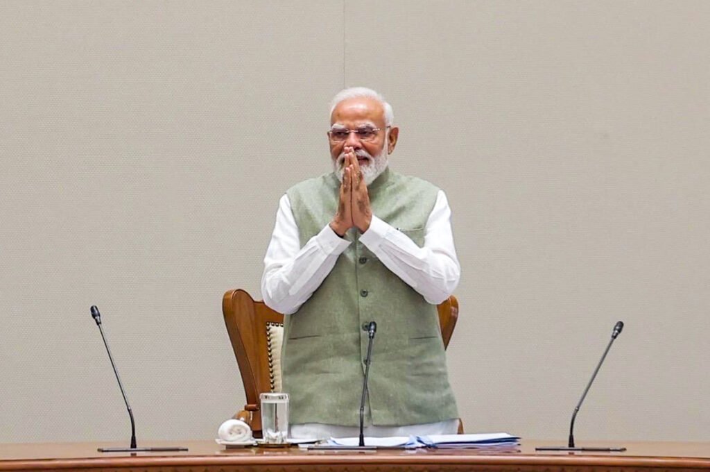New Delhi: Union Cabinet Applauds PM Modi