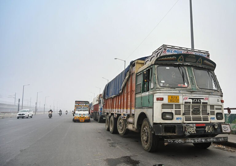 Delhi Govt Enforces Entry Ban On Non-BS-VI Vehicles Amid Severe Air Pollution, Police Tightens PUC Checks