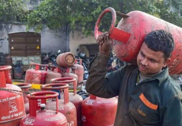 LPG-Cylinder-Rate-Hike-50-rupees-increase-in-the-price-of-domestic-kitchen-cylinder-768x432