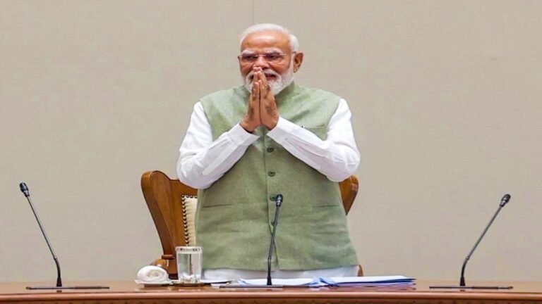 New Delhi: Union Cabinet Applauds PM Modi