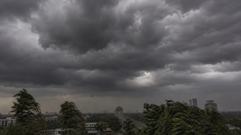 Rain-fall-in-Delhi