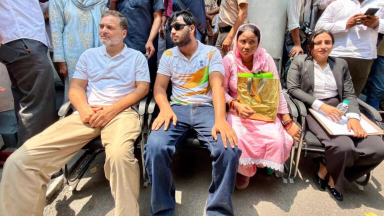 1401082-rahul-gandhi-2
