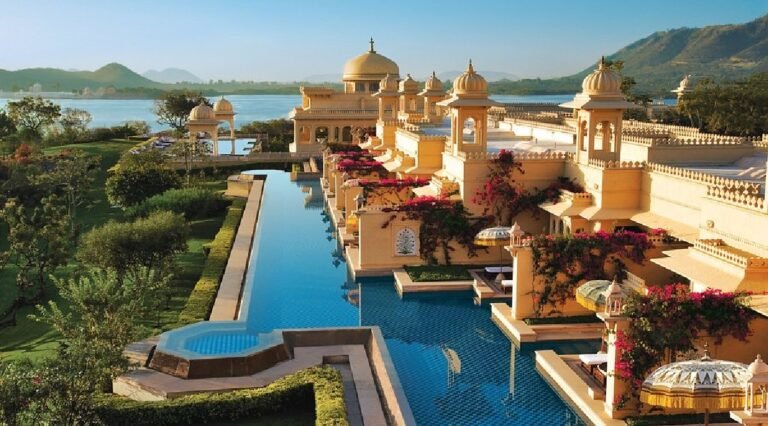 2026_8image_09_09_458263819theoberoiudaivilas