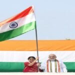 Amit-Shah-family-with-Indian-flag